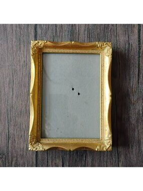 Vintage Ornate Gold-Tone Picture Frame 8x6" with Easel Back, takes 5x7 Photo